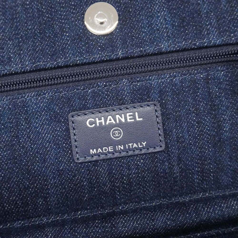 CHANEL Blue Wallet - Picture 5 of 8